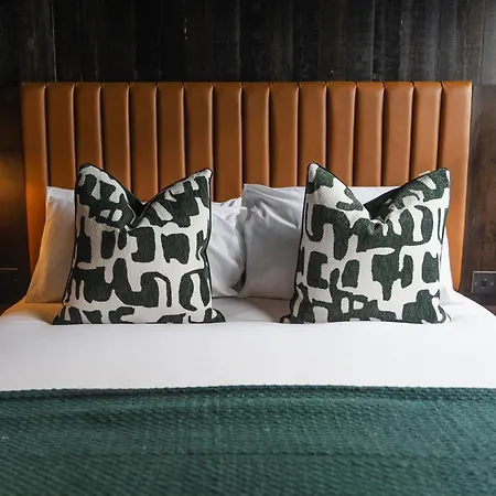 بيت شباب Code - The Court, *