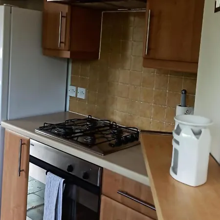 2 Bedroom - Stunning Views Balcony Parking Edinburgh