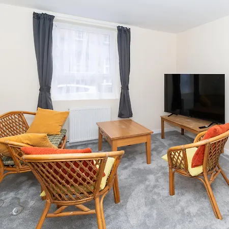 Brilliantly Located 2bd Flat Heart Of Edinburgh! * Edinburgh