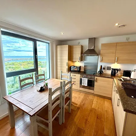 Britannia Ocean Park - Fast Wifi And Free Parking Apartment