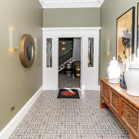 Dragon Luxury At 9 Albyn Place 爱丁堡
