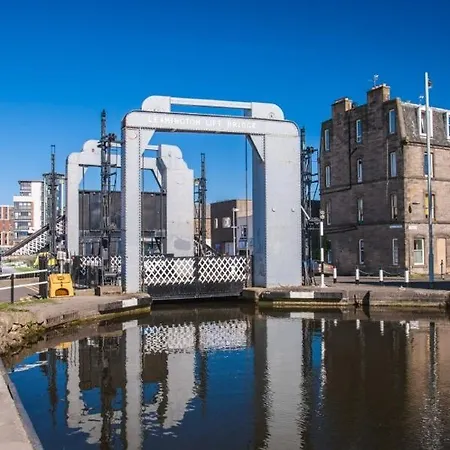 Cozy Flat Near Castle And With Free Private Parking