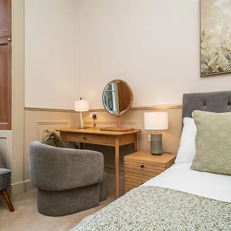 Appartement Pass The Keys Beautiful Modern Historical Flat Close To Castle