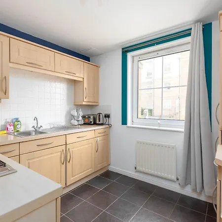 Apartment 2bed Flat In Leith-free Parking- By Homes *