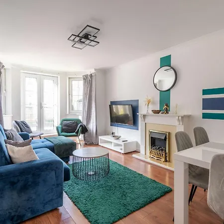 Apartment 2bed Flat In Leith-free Parking- By Homes Edinburgh