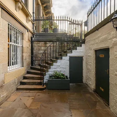 Elegant Flat With Garden In West End Édimbourg