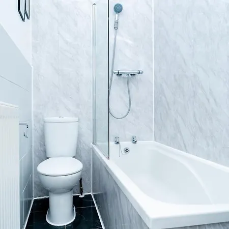 Διαμέρισμα 2bd, Ocean Terminal, Ram To Airport, Sleeps 4 *