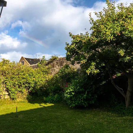 Tatil Evi 3 Bedroom Home, Peaceful Garden Edinburgh