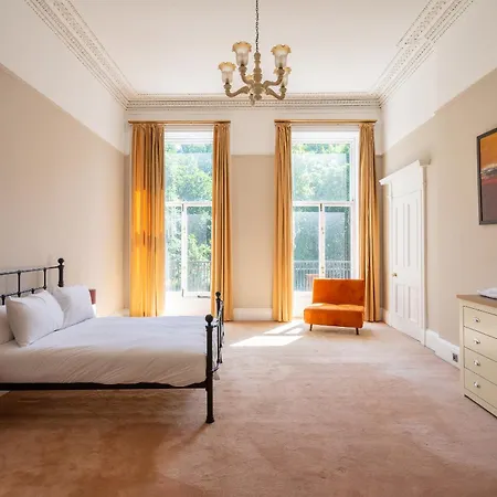 Apartment Historic Townhouse In Centre