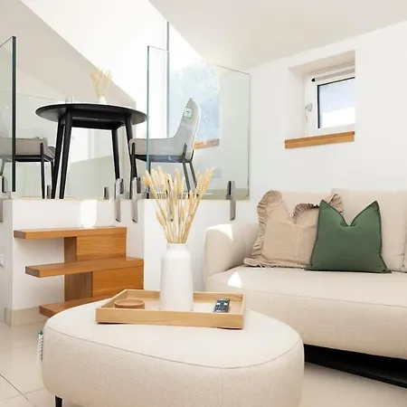 Argyl - The Foundry, A Bright One Bedroom House With Balcony Semesterbostad Edinburg