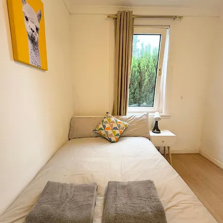 Murrayfield Maindoor Flat With Free Parking And Great Public Transports Link Апартаменты Эдинбург