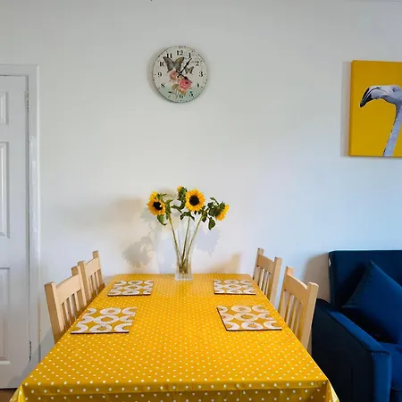 Murrayfield Maindoor Flat With Free Parking And Great Public Transports Link Эдинбург