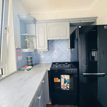 Murrayfield Maindoor Flat With Free Parking And Great Public Transports Link * Эдинбург