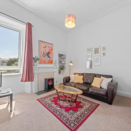 Cosy 1 Bedroom Next To Fountain Park -