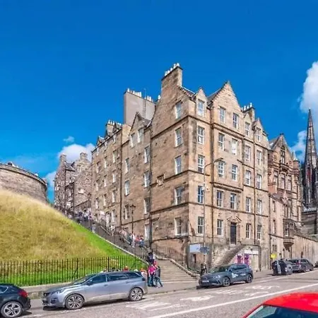 Chic 1bd Flat - Wviews Of Castle! דירה