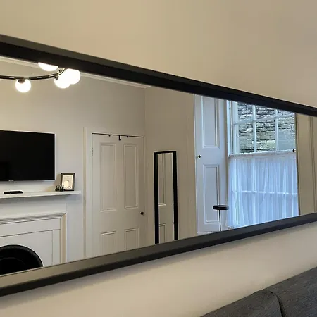 Chic 1bd Flat - Wviews Of Castle! アパート *