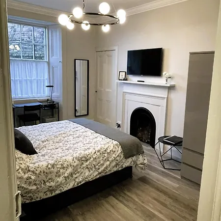 Chic 1bd Flat - Wviews Of Castle! דירה