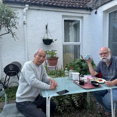 Charming For Share ,private Double , Fast Fibre Optik Int, Free Parking, Garden * Edimburgo