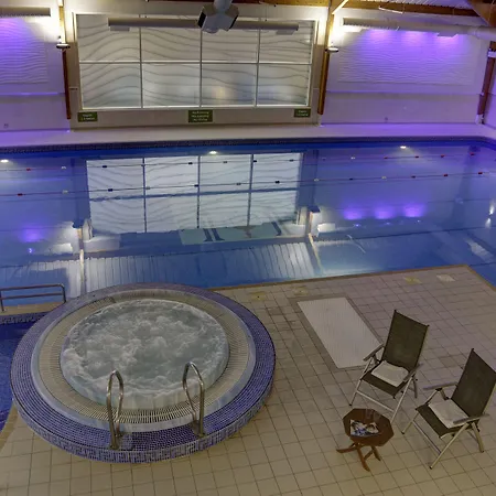 Western Kings Manor Edinburg