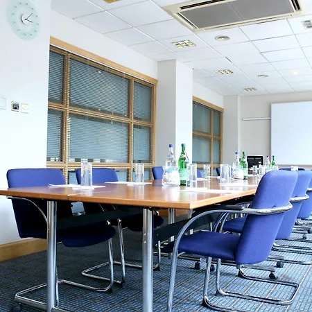 Express West By Ihg Hotel