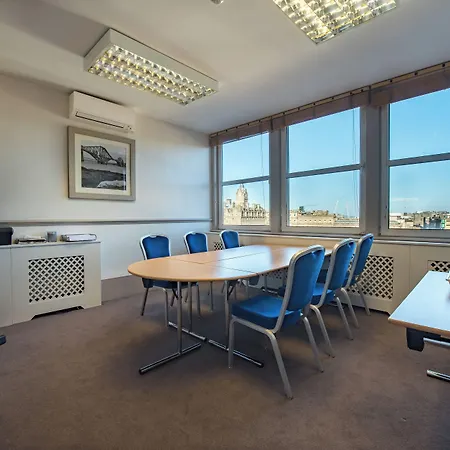 فندق ليوناردو رويال 4*