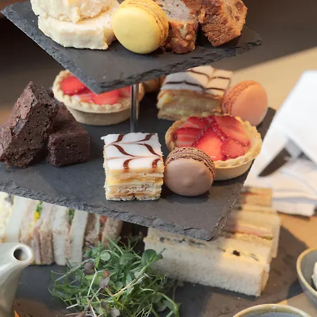 Doubletree By Hilton Centre Hotel 4*