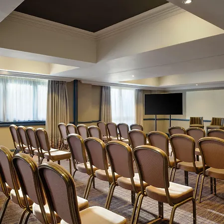 Marriott Holyrood 4*