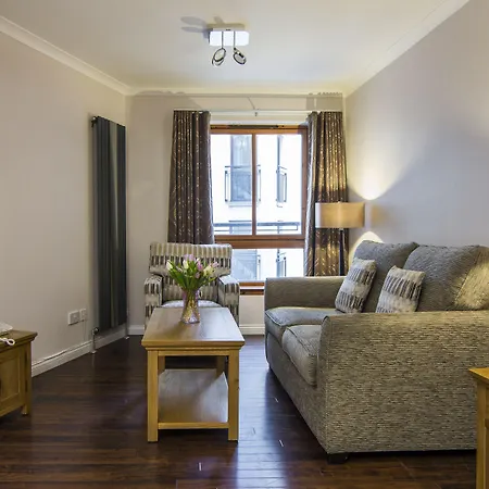 The Knight By Mansley Édimbourg