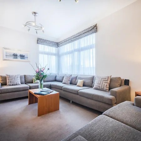 The Knight By Mansley Appart hôtel 4*