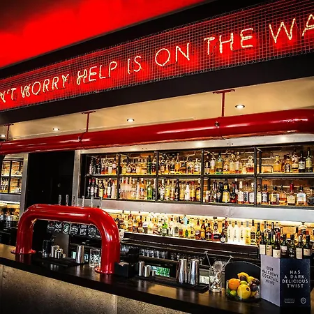 马尔马逊爱丁堡酒店