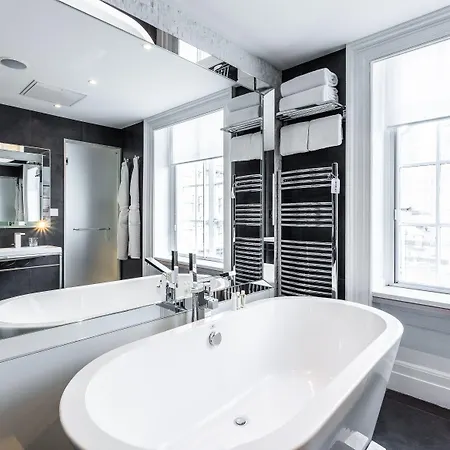 The On The Mile Hotel