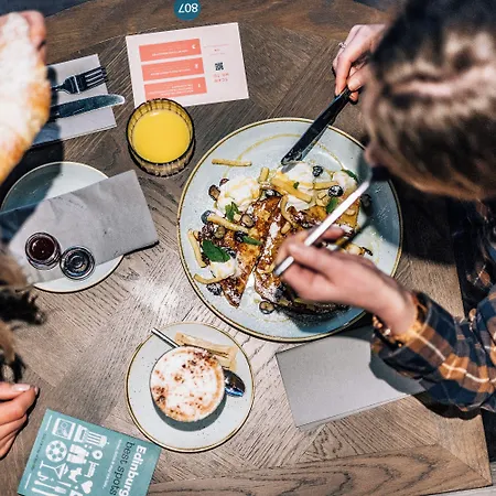 Stay Central Hotel Hotel 3*