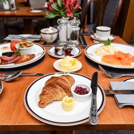 Royal Scots Club Ξενοδοχείο 3*