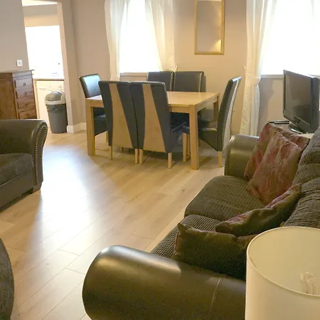 Edinburgh Aparthotel Апарт-отель 4*