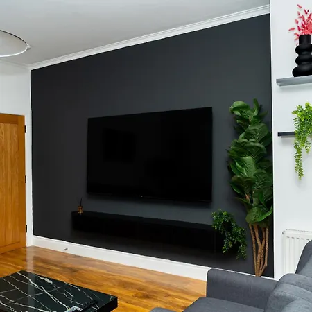 Luxury 5bd, Gym, Parking, Bus To Airport, Sleeps10