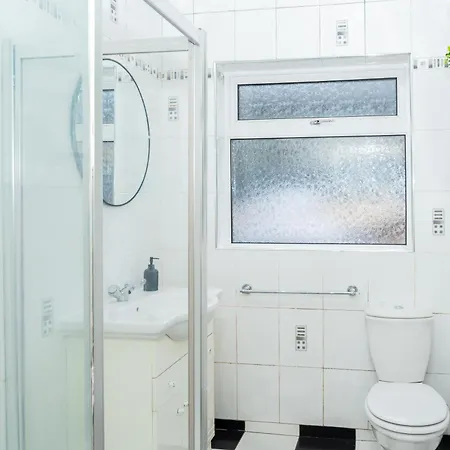 Luxury 5bd, Gym, Parking, Bus To Airport, Sleeps10
