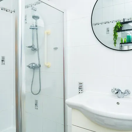 Villa Luxury 5bd, Gym, Parking, Bus To Airport, Sleeps10 Edimburgo
