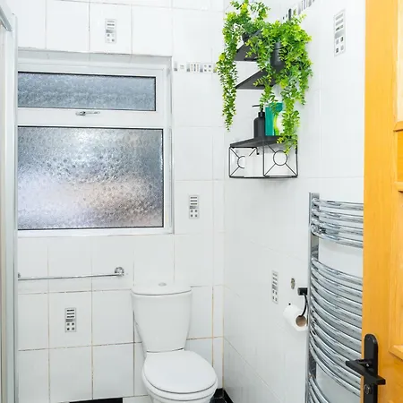 Luxury 5bd, Gym, Parking, Bus To Airport, Sleeps10