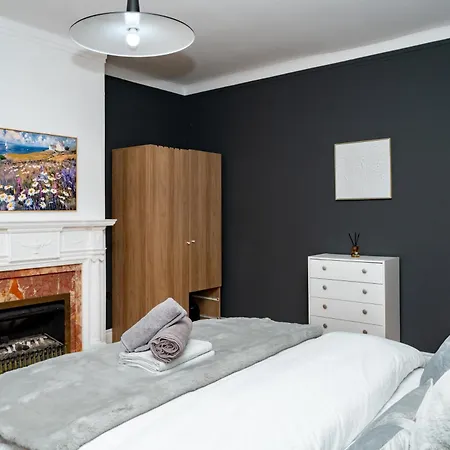 Luxury 5bd, Gym, Parking, Bus To Airport, Sleeps10 Edimburgo