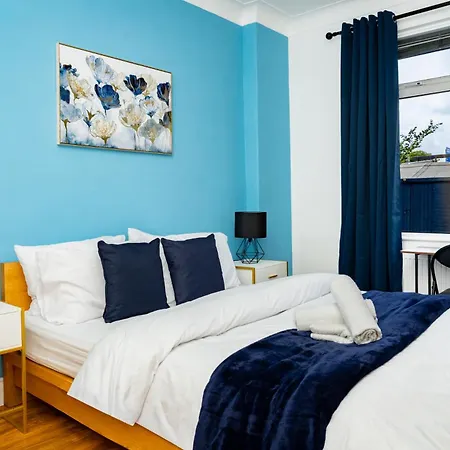Villa Luxury 5bd, Gym, Parking, Bus To Airport, Sleeps10 *