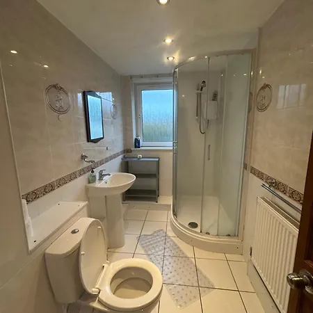 Spacious 3 Bedroom Flat Edynburg