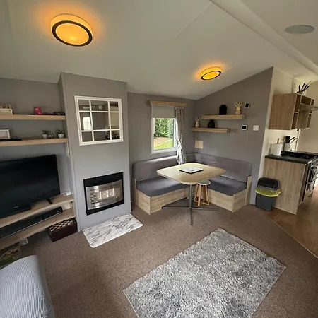 Hoopers Hideaway Caravan Setonsands