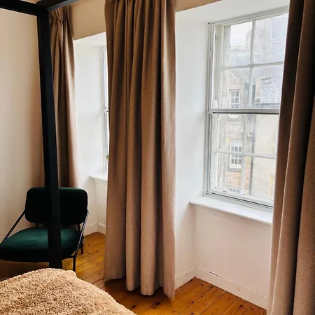 Diagon Alley Two Bed Victoria Street Grassmarket Διαμέρισμα *