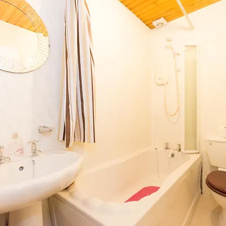 Two Bedroom In Newtown Διαμέρισμα *