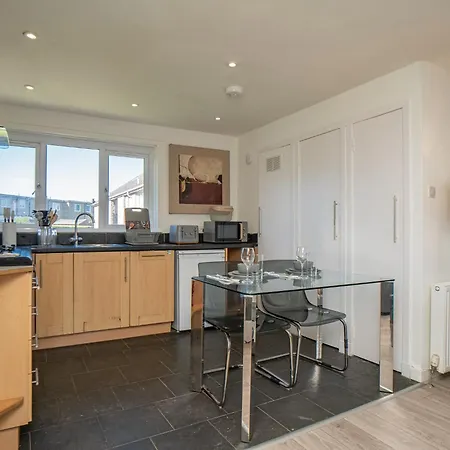 Apartment Northfield 1 Bedroom With Sofa Bed - Edinburgh