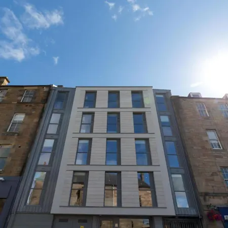 For Students Only - Buccleuch Street In Edimburgo