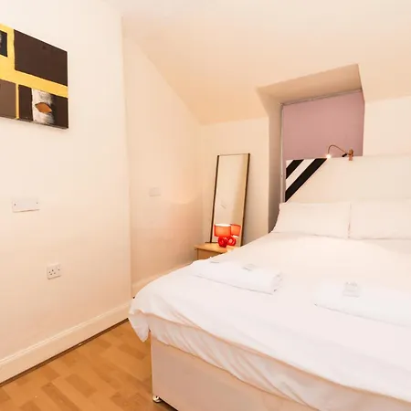 Two Bedroom In Newtown Διαμέρισμα *