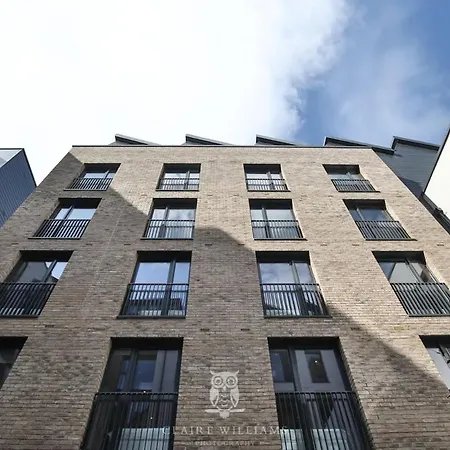 For Students Only - Kings Stables Road In * Edimburgo