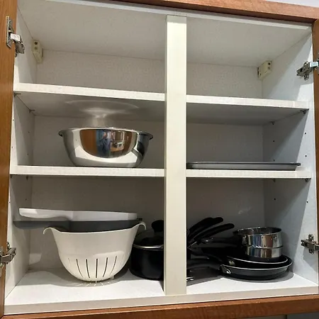 Centre Ground Floor 3 Bedroom 아파트