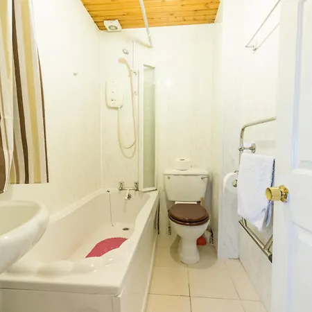 Two Bedroom In Newtown